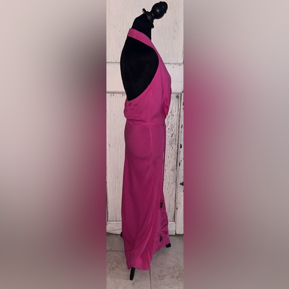 🌸Elegant Magenta Halter Maxi Border Laser Cut Embroidery Dress🌸 - Picture 5 of 7